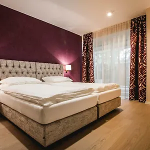 Karl Palais Wessely , Vienna Austria